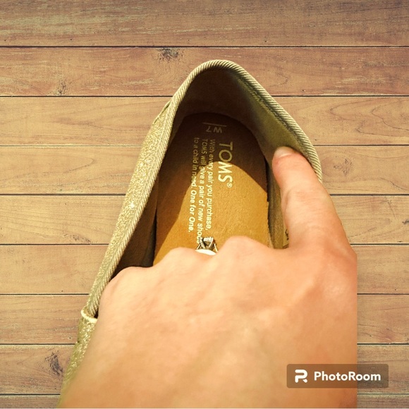 𝙀𝙐𝘾 𝙏𝙊𝙈𝙎 𝖦𝗈𝗅𝖽 𝖦𝗅𝗂𝗍𝗍𝖾𝗋 𝖠𝗅𝗉𝖺𝗋𝗀𝖺𝗍𝖺𝗌 - 𝙎𝙄𝙕𝙀 7 - Picture 4 of 4